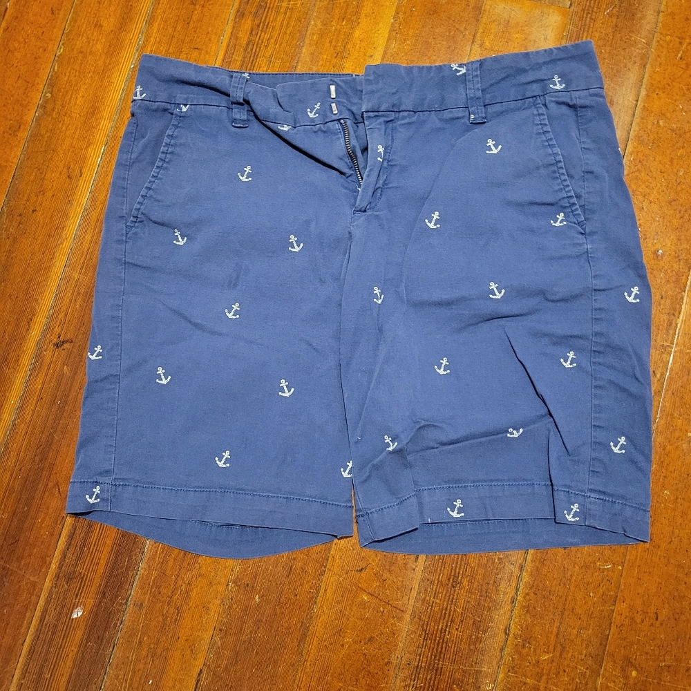 Bermuda shorts size 10